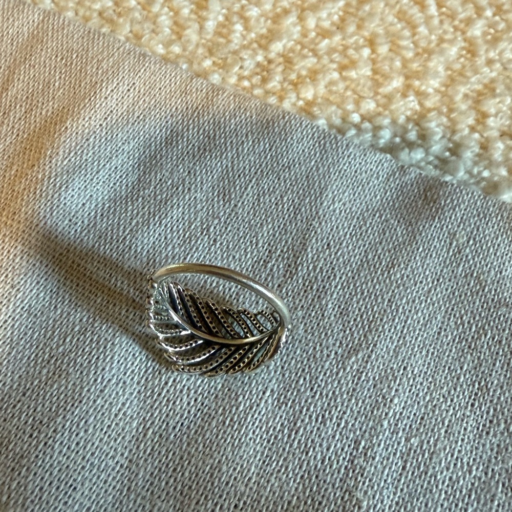 Pandora Silver Leaf Ring - image 3